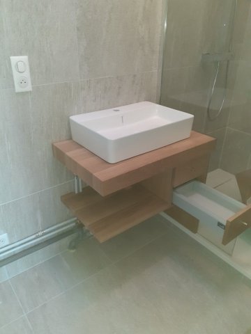 Création et pose de meuble de salle de bain sur-mesure à Moras 