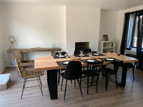 Fabrication d'un plateau de table de salle à manger en douglas à Cessieu